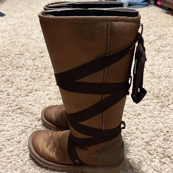 Women’s Rina UGG Metallic Gold Ribbon Tall Boots 7 - Picture 4 of 8